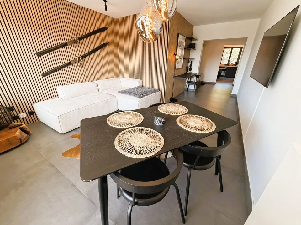 Magnificent 3.5 rooms totally renovated - Spacious & Bright - Quiet spot - Well located - Beautiful view