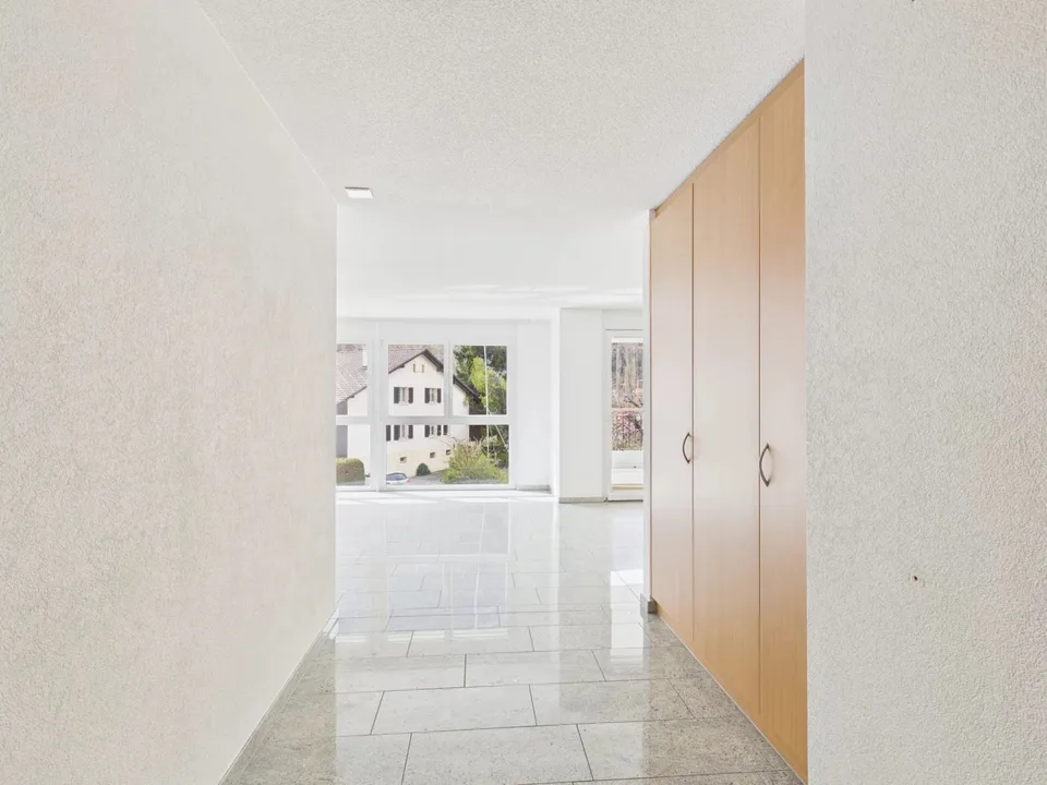 Abitare con stile con loggia in un quartiere popolare a Visp – foto 7 di 13