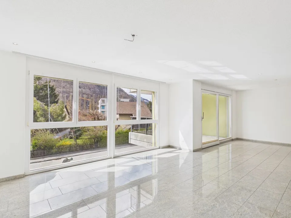 Abitare con stile con loggia in un quartiere popolare a Visp