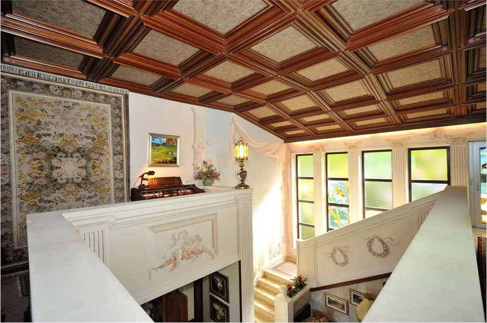 Ampia e signorile villa con piscina interna e con splendida vista lago – foto 12 di 13