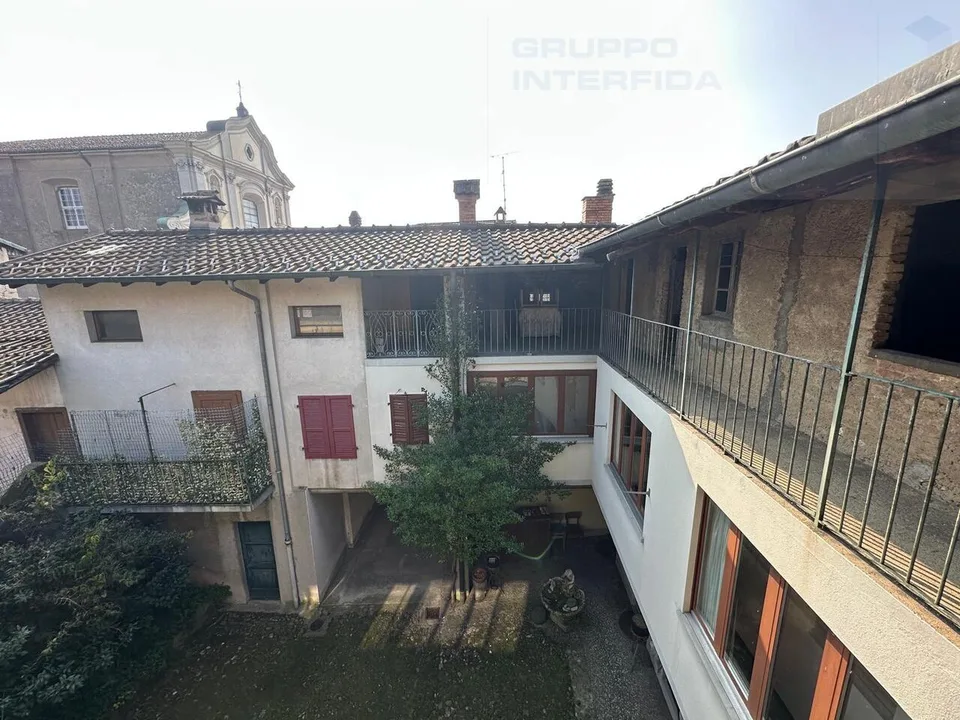 AMPIA CASA DI NUCLEO DA RIATTARE CON GIARDINO – Foto 6 von 6