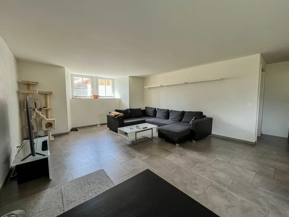 Bello appartamento di 4.5 locali con giardino privato