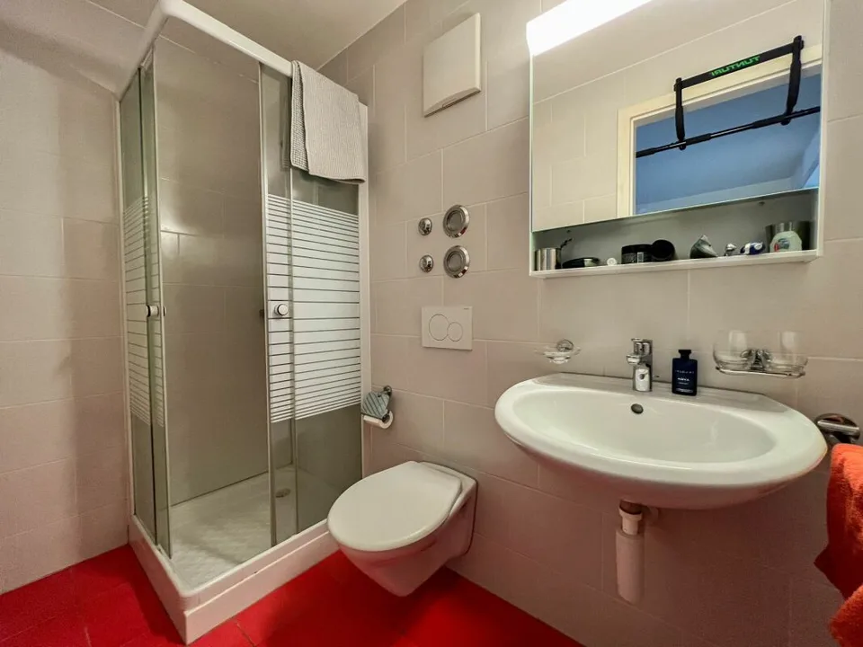 Bello appartamento di 4.5 locali con giardino privato – foto 8 di 13