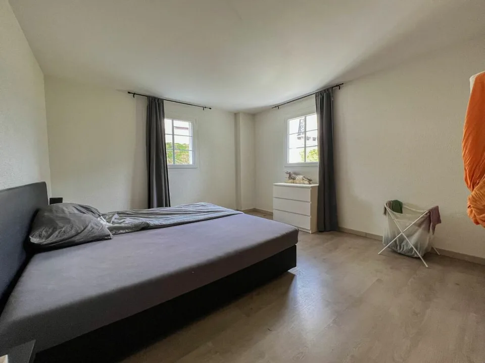 Bello appartamento di 4.5 locali con giardino privato