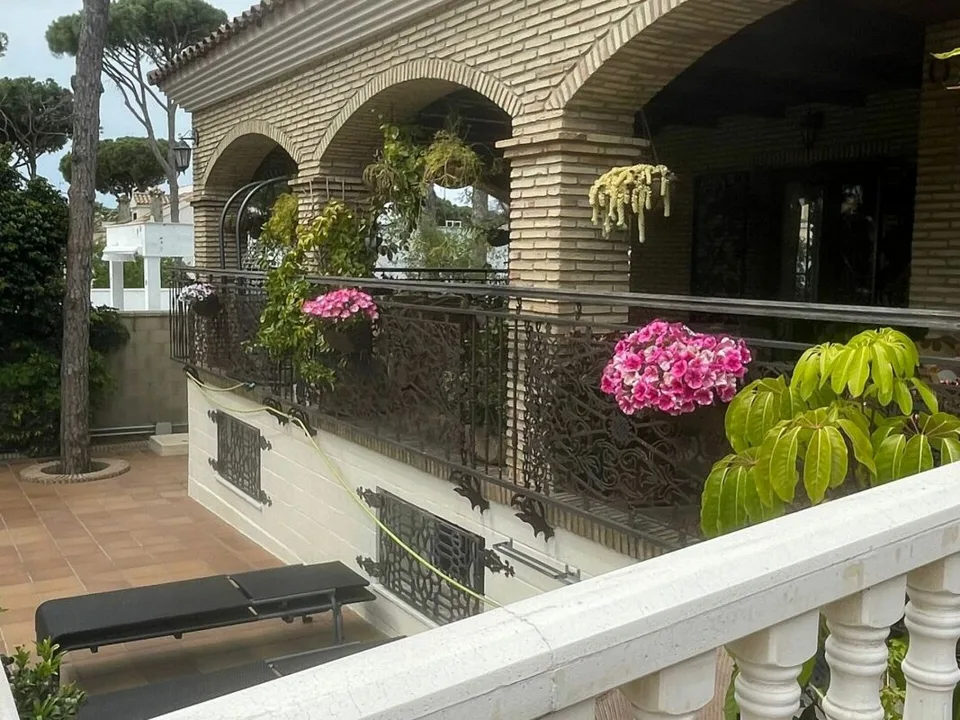 Villa esclusiva e rinnovata di alta qualità in una posizione molto richiesta nel sud della Spagna