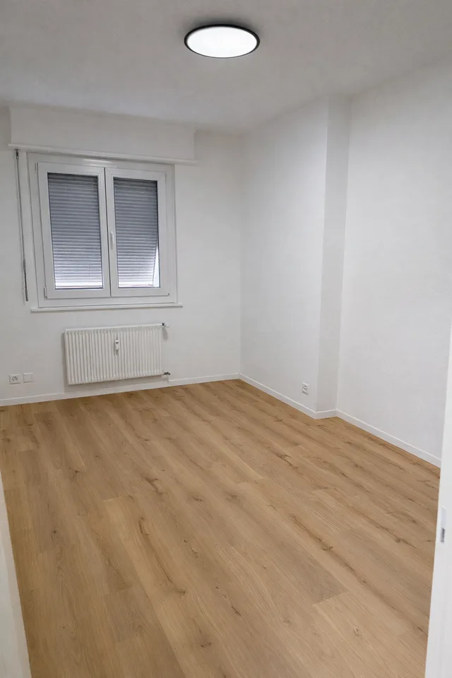 Wohnung 4.5 Zimmer renoviert im Herzen von Sierre – Foto 11 von 14