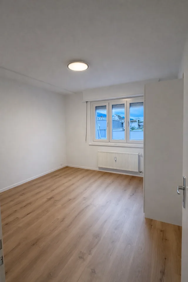 Wohnung 4.5 Zimmer renoviert im Herzen von Sierre – Foto 10 von 14