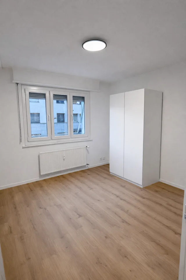 Wohnung 4.5 Zimmer renoviert im Herzen von Sierre – Foto 9 von 14