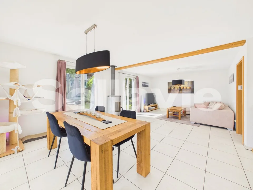 Casa unica a Madetswil: giardino invernale, sauna e molto più!