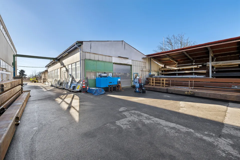 Lager/Halle 272 m2 - Top-Lage - nah bei allem!