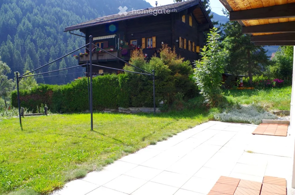APPARTEMENT 2,5 ZIMMER MIT TERRASSE UND UNVERGLEICHLICHEM BICK
