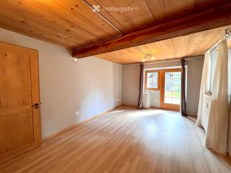 APPARTEMENT 2,5 ZIMMER MIT TERRASSE UND UNVERGLEICHLICHEM BICK