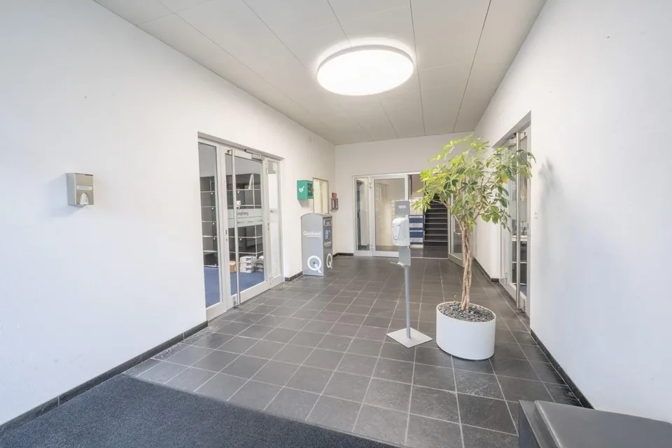 Exklusive Bürofläche mit Top-Infrastruktur an zentraler Lage – Foto 7 von 9