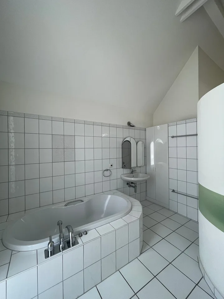 5.5-Zimmer-Maisonette-Wohnung inkl. Garage und Autoabstellplatz – Foto 26 von 30