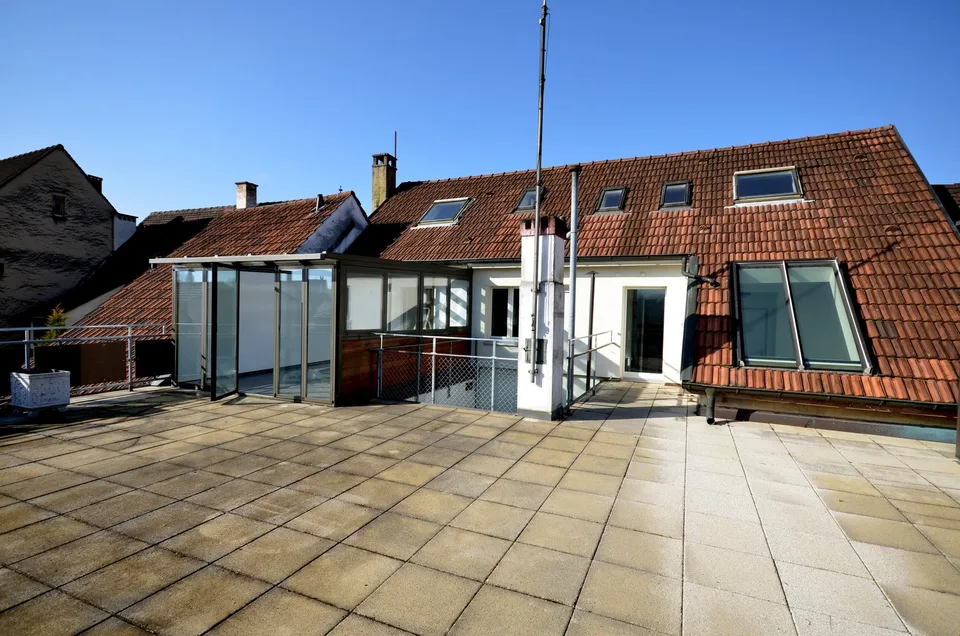 3.5-Zimmer-Maisonette-Wohnung mit grosser Panorama-Terrasse