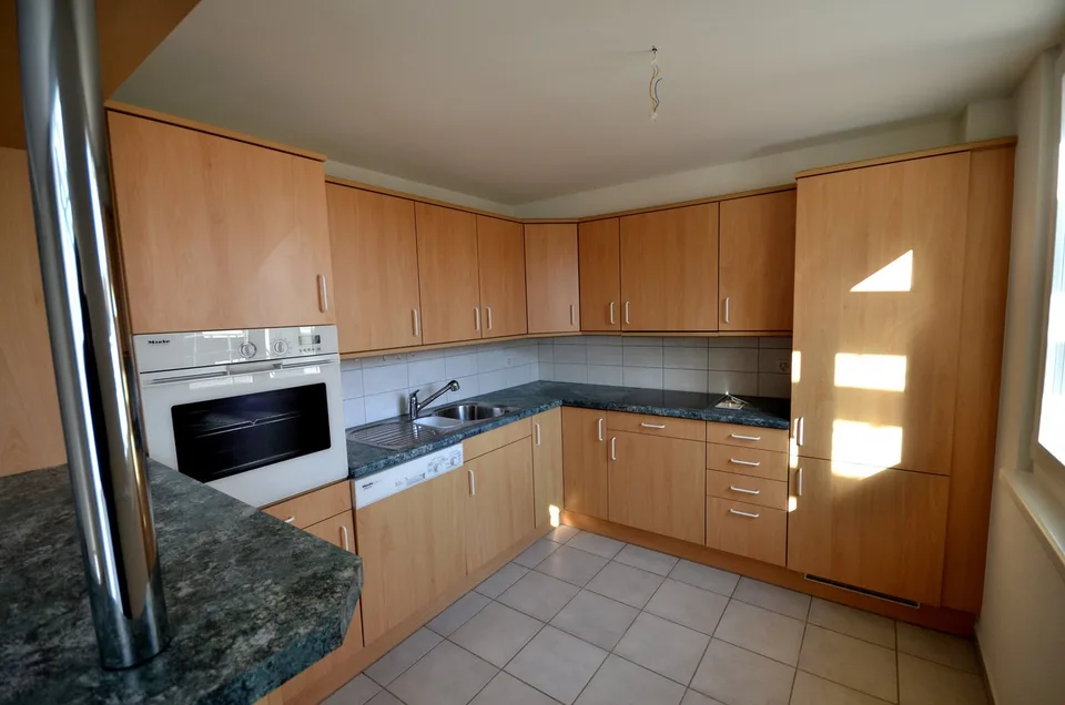 3.5-Zimmer-Maisonette-Wohnung mit grosser Panorama-Terrasse