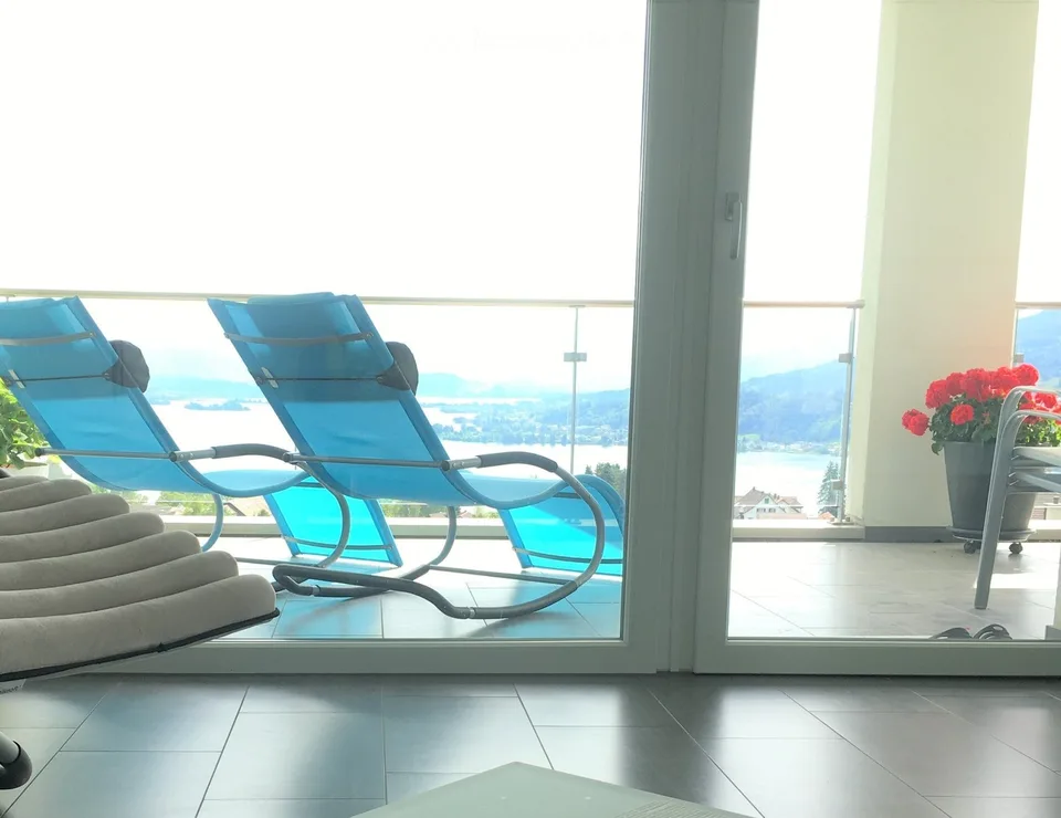 Appartamento luminoso 4.5 locali con vista lago e montagna da sogno a Richterswil