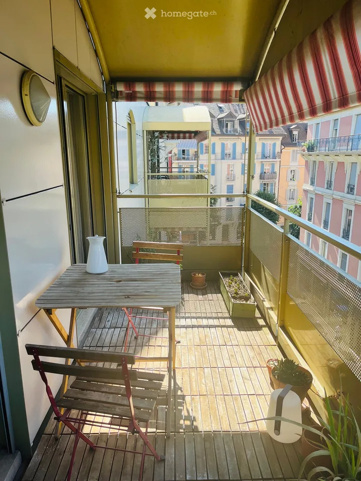 Wohnung 3 Zimmer im letzten Stock unter dem Bahnhof