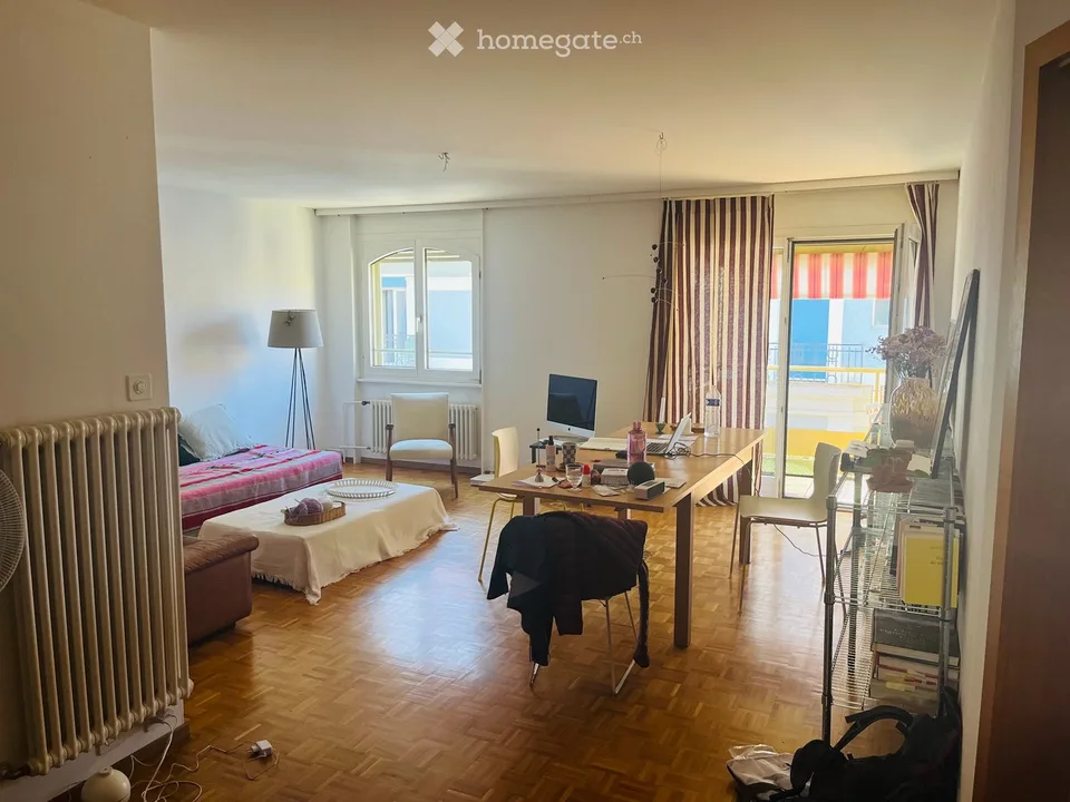 Wohnung 3 Zimmer im letzten Stock unter dem Bahnhof