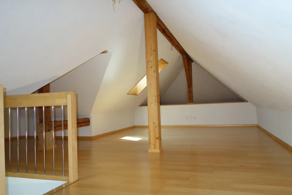 Moderne Altbau 5 1/2 Maisonette Wohnung in ehemaligen Bauernhaus