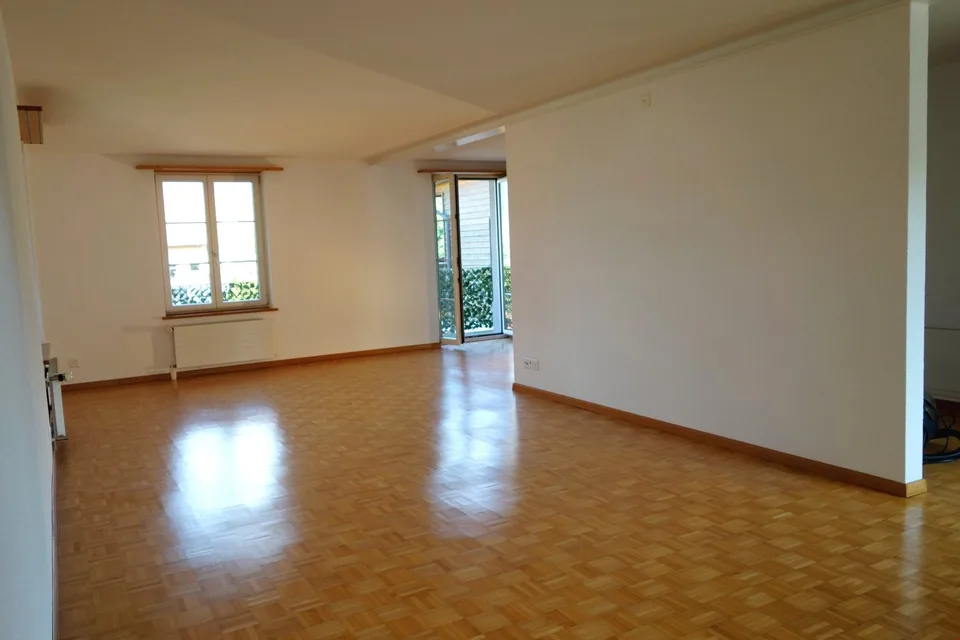 Moderne Altbau 5 1/2 Maisonette Wohnung in ehemaligen Bauernhaus