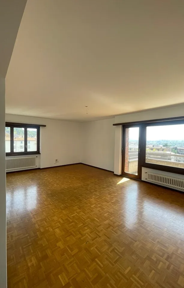 MENDRISIO  ATTICO CON VISTA IN CENTRO