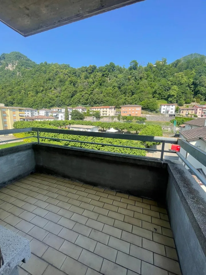 MENDRISIO DACHGESCHOSS MIT BICK IN DIE STADTMITTE – Foto 8 von 13