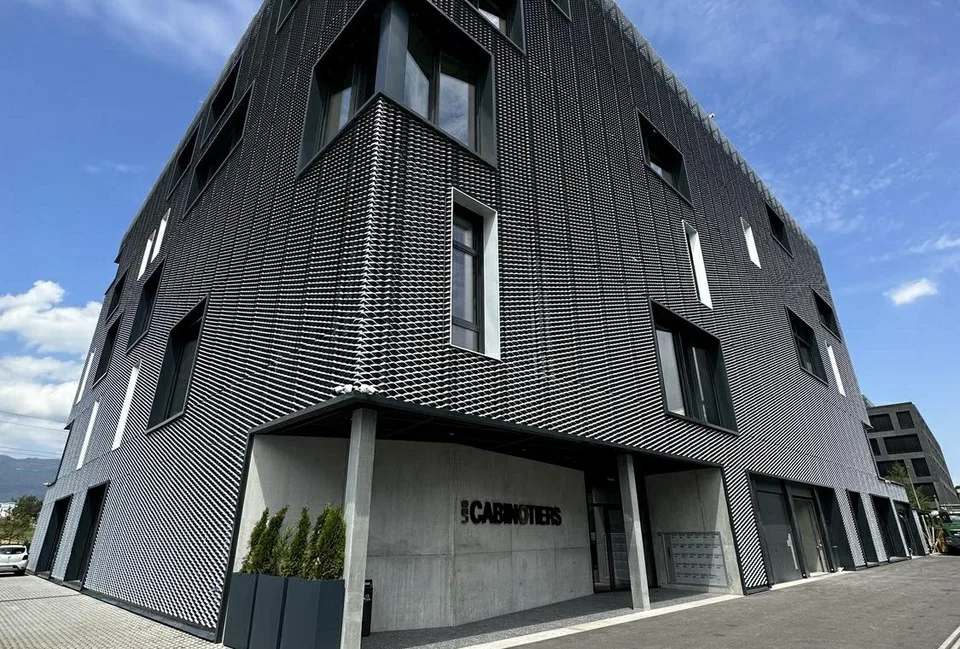 766 m² of activity space in the heart of ZIMEYSA
