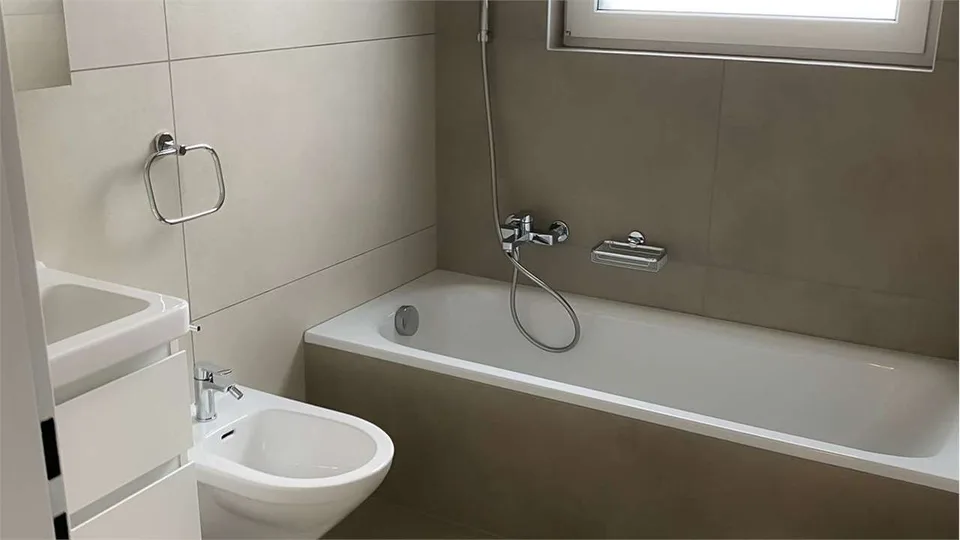 PORZA: 3,5-ZIMMER-WOHNUNG RENOVIERTE – Foto 2 von 6
