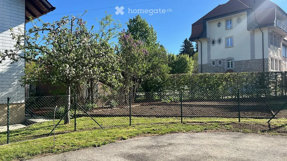 Charmantes Haus mit großem, vollständig umzäunten Garten