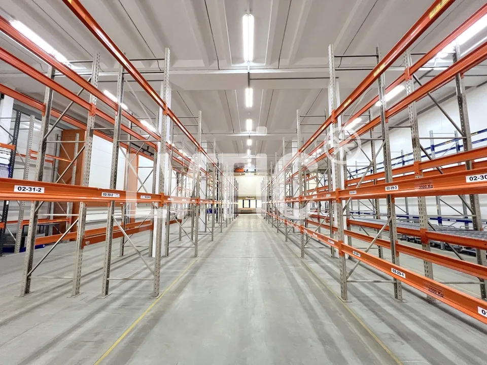 Site industriel de 5500 m2 divisibles à louer proche de Nyon