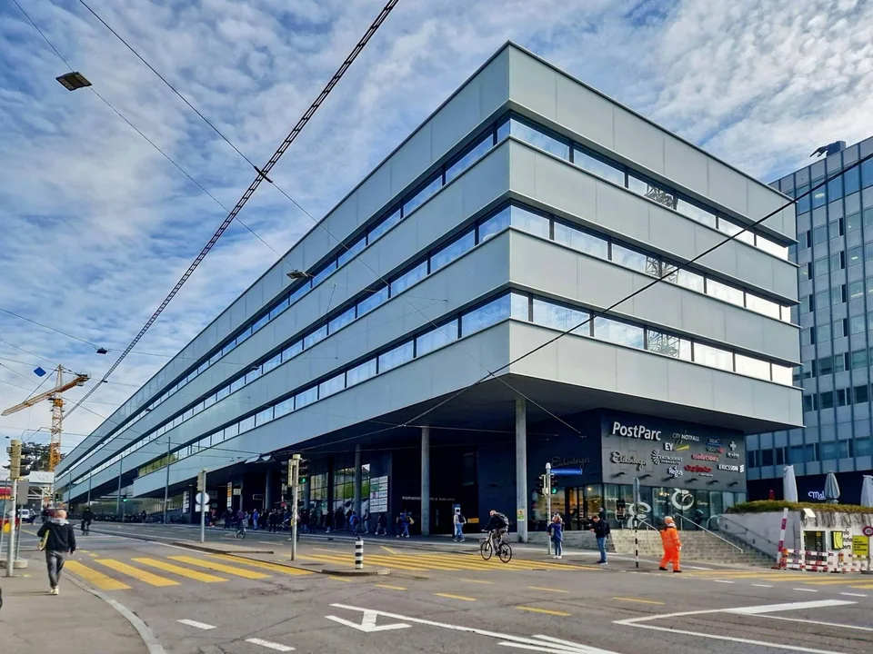 Privater Büroraum für 4 in Regus Main Station