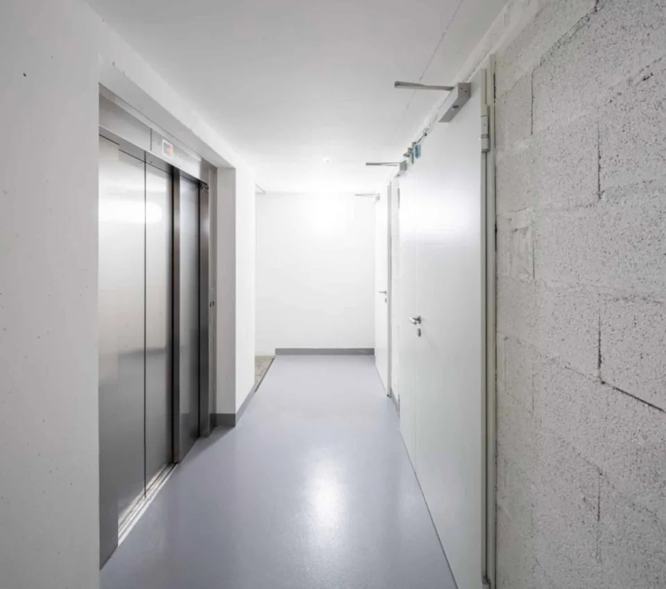 Atelier/Showroom von 750 m² in Meyrin