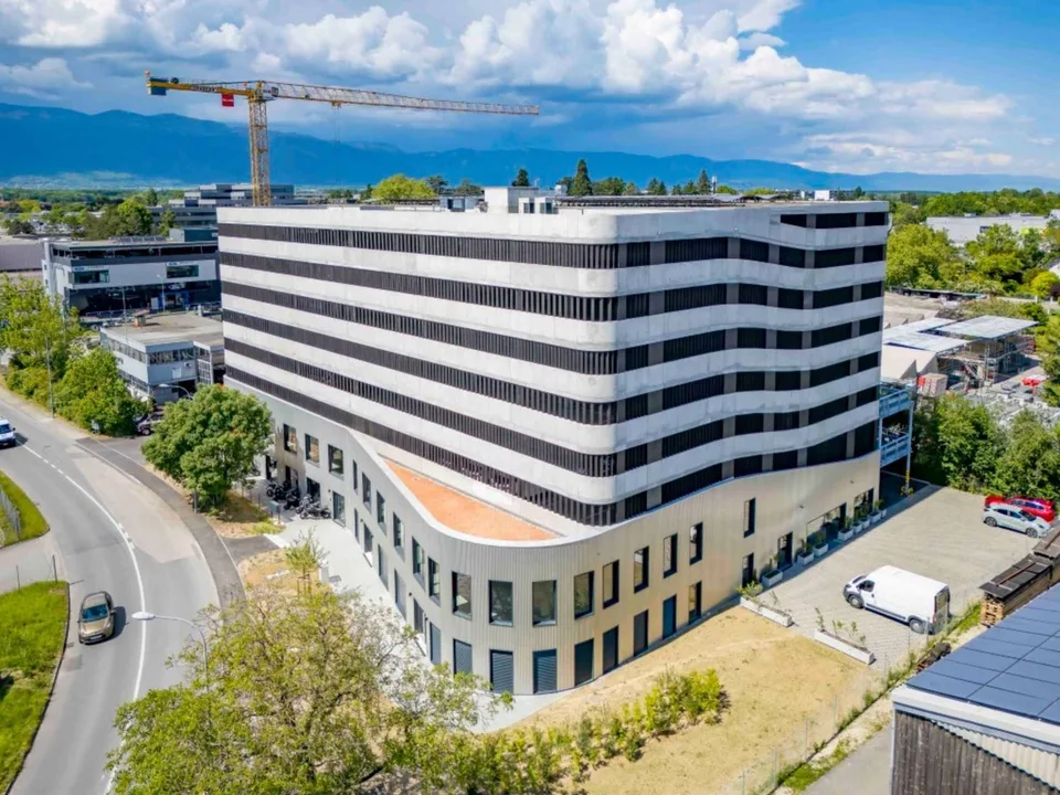 Atelier / Showroom de 750 m² à Meyrin
