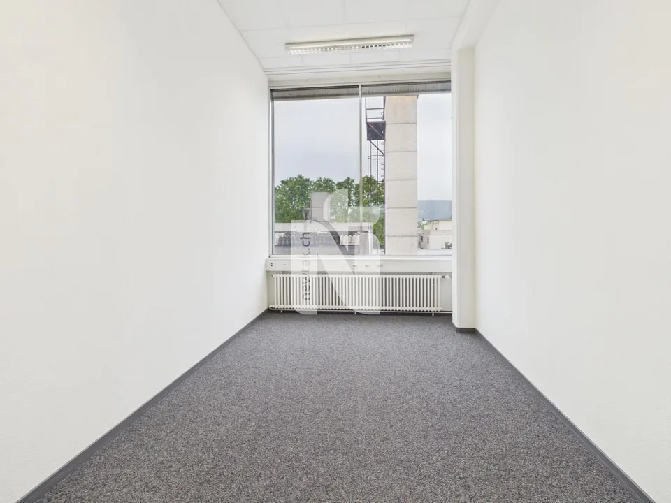 Spazi ufficiali attraenti da 13 m² in posizione centrale