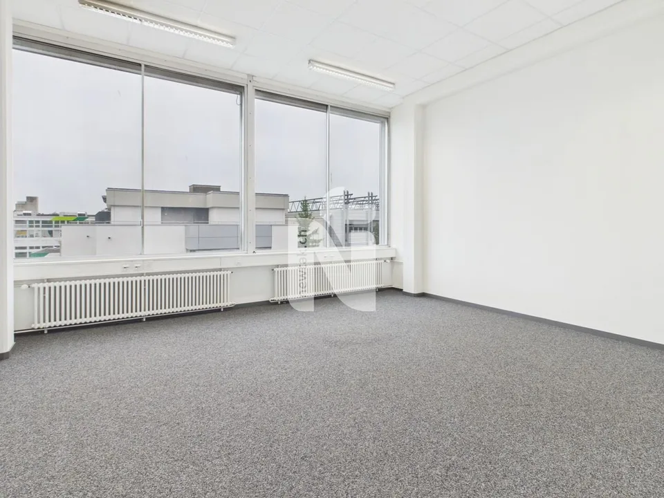 Spazi ufficiali attraenti da 13 m² in posizione centrale