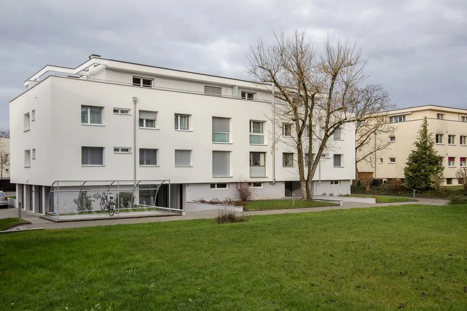 Überdachter Roller-/Motorstellplatz zu vermieten