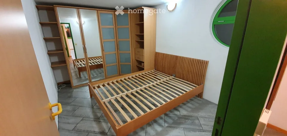 Wohnung zur Miete mit Garten und Parkplätzen