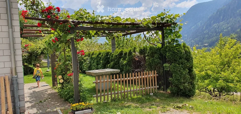 Wohnung zur Miete mit Garten und Parkplätzen