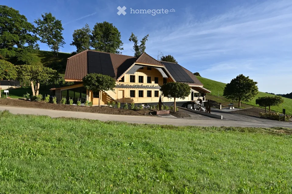 Möblierte 2.5-Zimmer-Wohnung im historischen Roggengratbad – Wyssachen