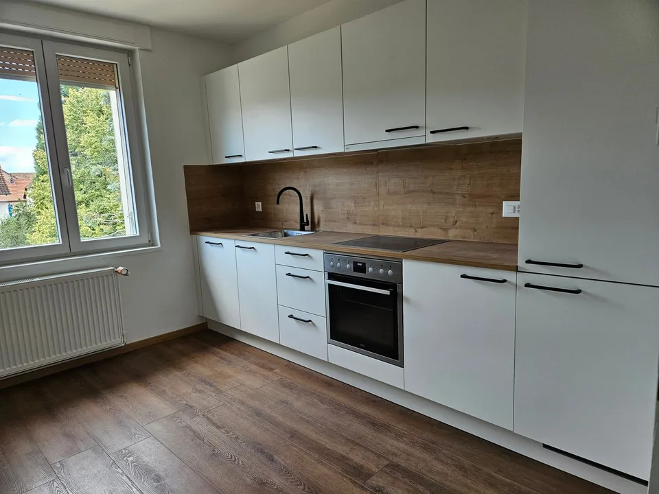 A louer grand appartement rénové de 4 pièces à Chevenez
