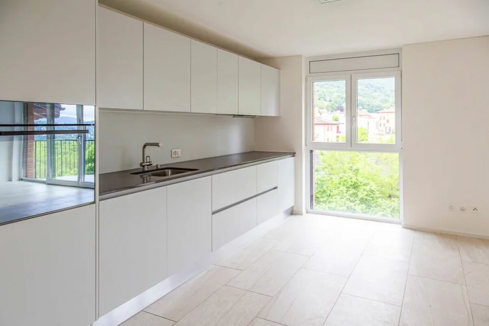 Appartement moderne 3.5 pièces avec local hobby multiuso