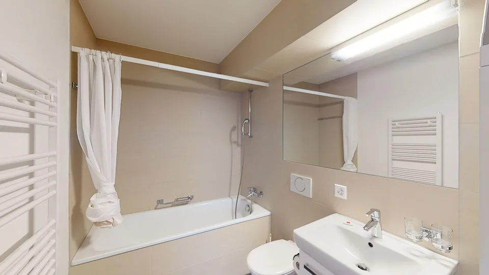 Stilvolle 2-Zimmer-Wohnung mit Balkon in Zürich Wiedikon – Foto 6 von 16