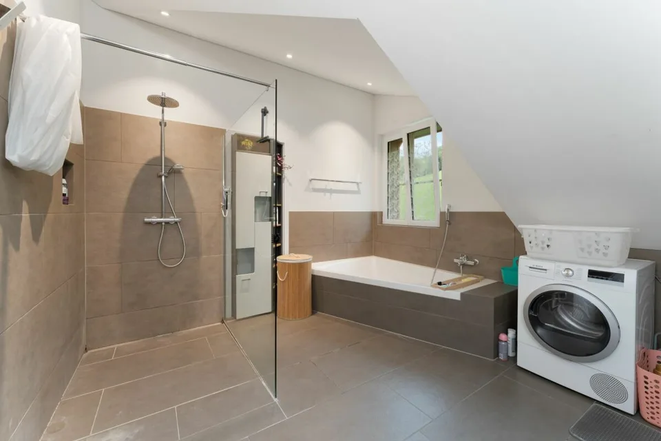 Renovated attic apartment - modern construction standard and living comfort