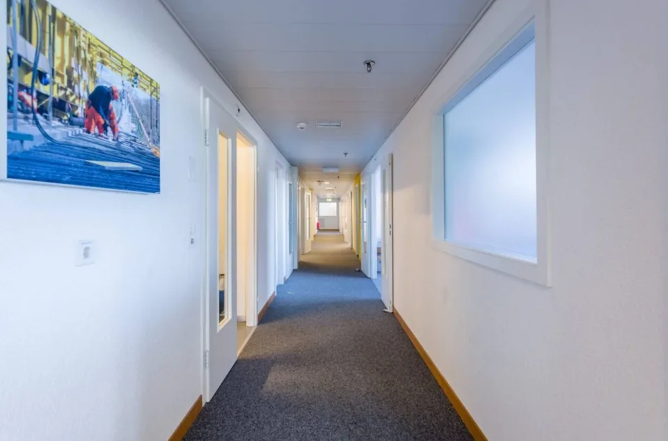 27m2 office on the 1st floor FTI zone