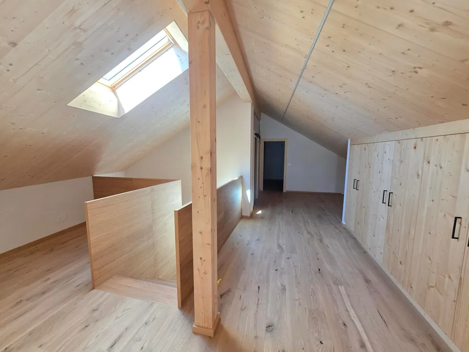Superbe duplex de 3.5 pièces au dernier étage avec balcon