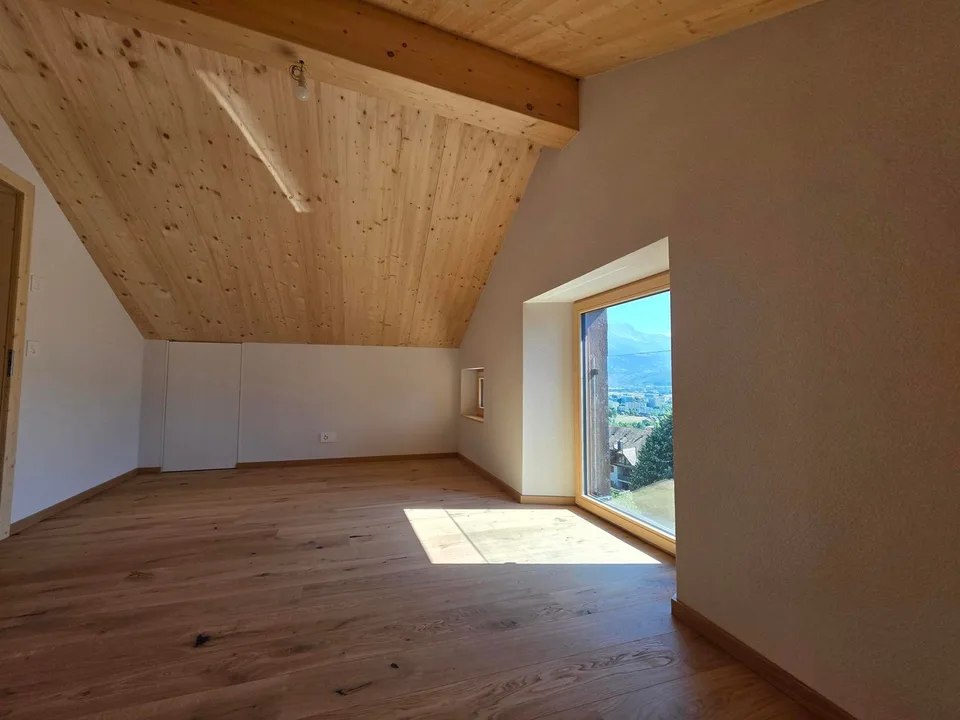 Superbe duplex de 3.5 pièces au dernier étage avec balcon