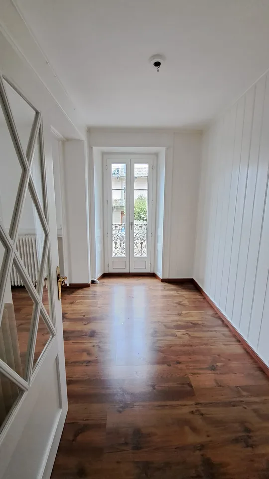 Wohnung mit 6 Zimmern im Zentrum von Fleurier