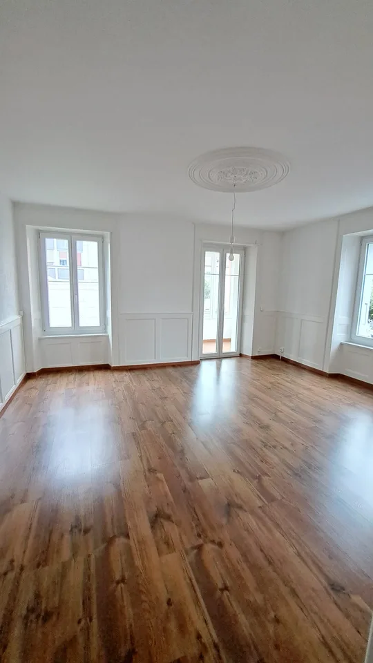 Wohnung mit 6 Zimmern im Zentrum von Fleurier