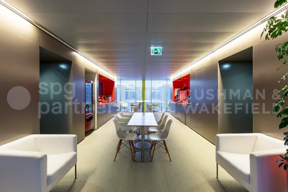 A-One Business Center Büros Plug & Play mit Blick auf den See